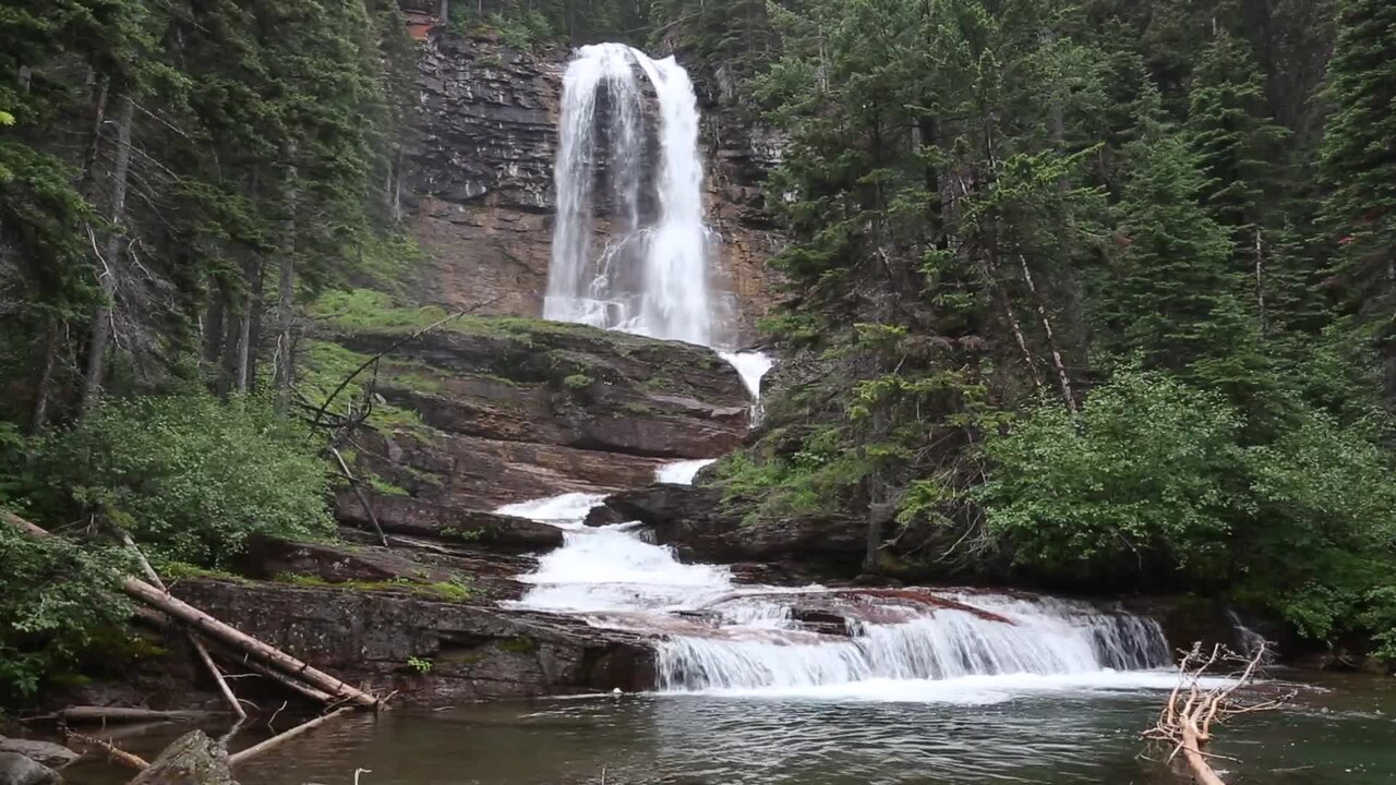 Virginia Falls in Yellowstone National Park